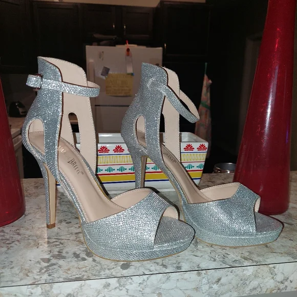 Nature Breeze Brand Silver Glittery High Heel Sandals - Picture 1 of 3